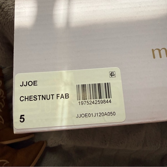 Brown Madden Girl Western Boots with Embroidered Design - Picture 7 of 7